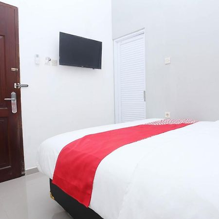 Safara Guesthouse Syariah Семаранг Екстер'єр фото